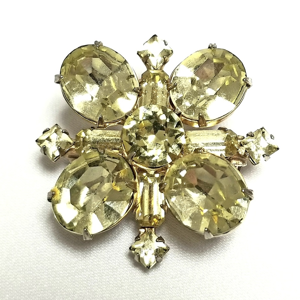 Brooch: Crystal Couture and Rhinestone Brooch Pin